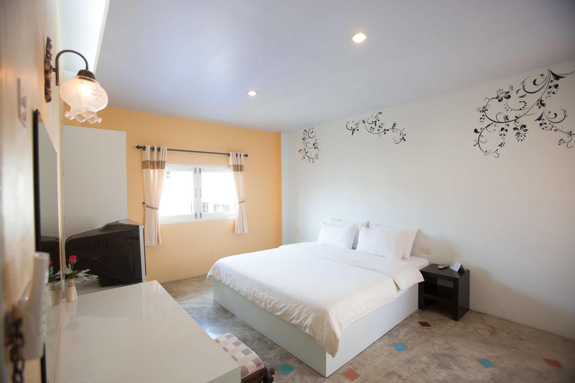 Dozy Lamoon House Hotel Chiang Mai Bagian luar foto