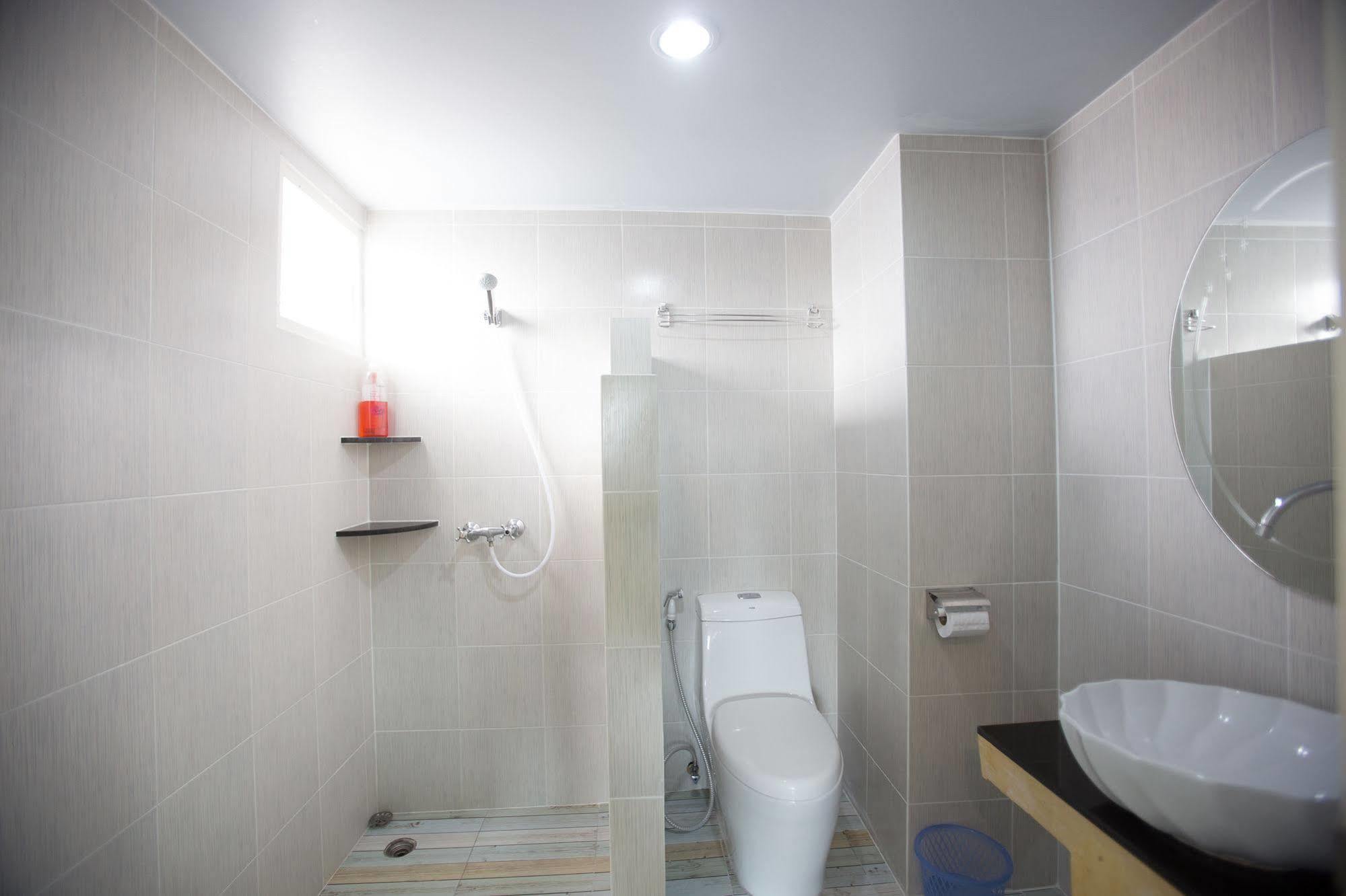 Dozy Lamoon House Hotel Chiang Mai Bagian luar foto